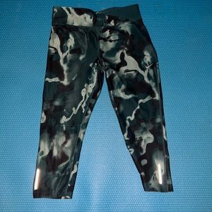 Nike Dri-fit running leggings small Capri green